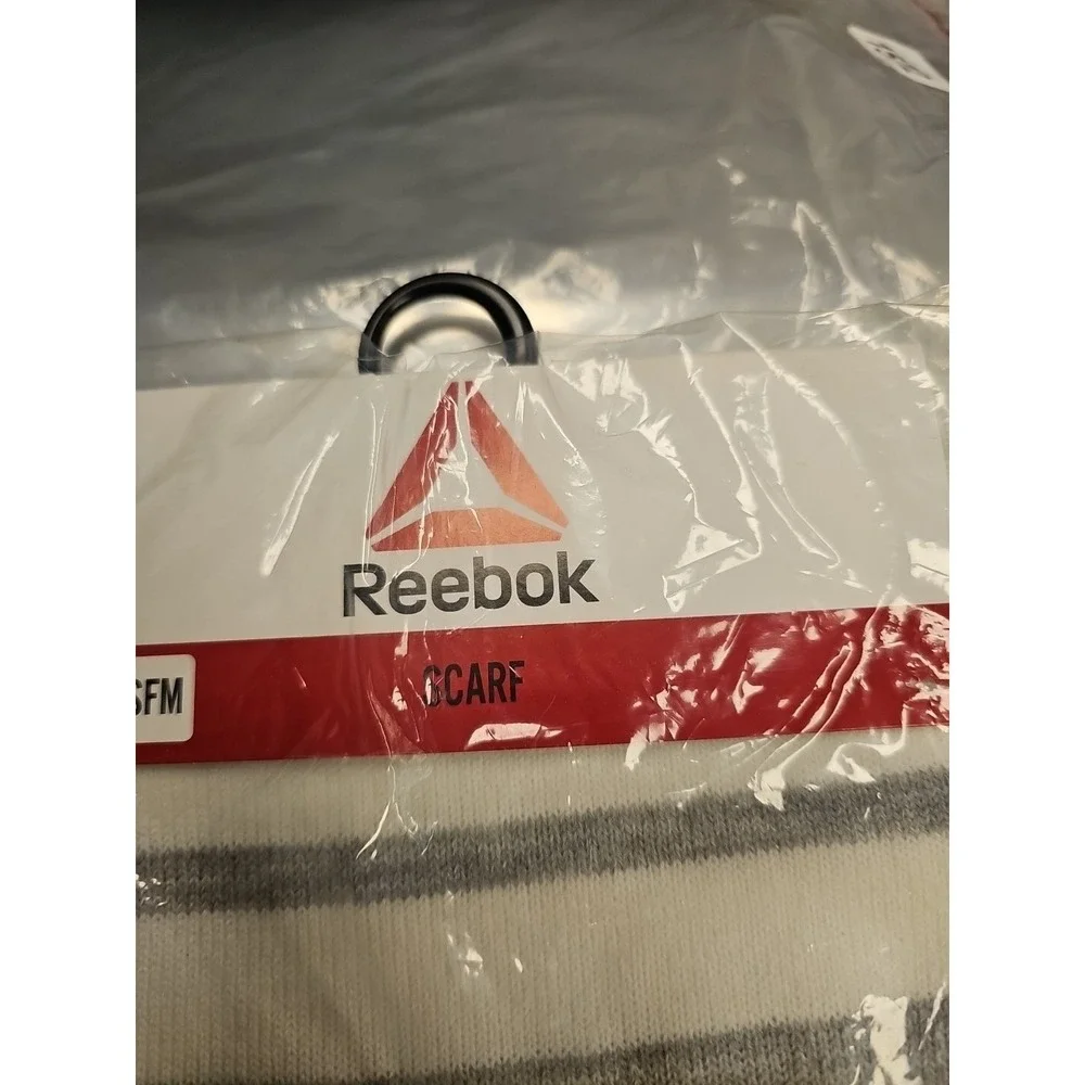 Reebok Scarf Gray Knit‎ Wool Unisex Fringe Bottom New
